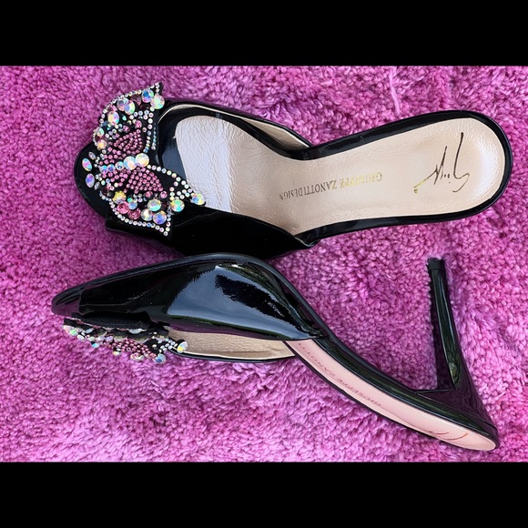 Beautiful heels - Picture 3 of 8